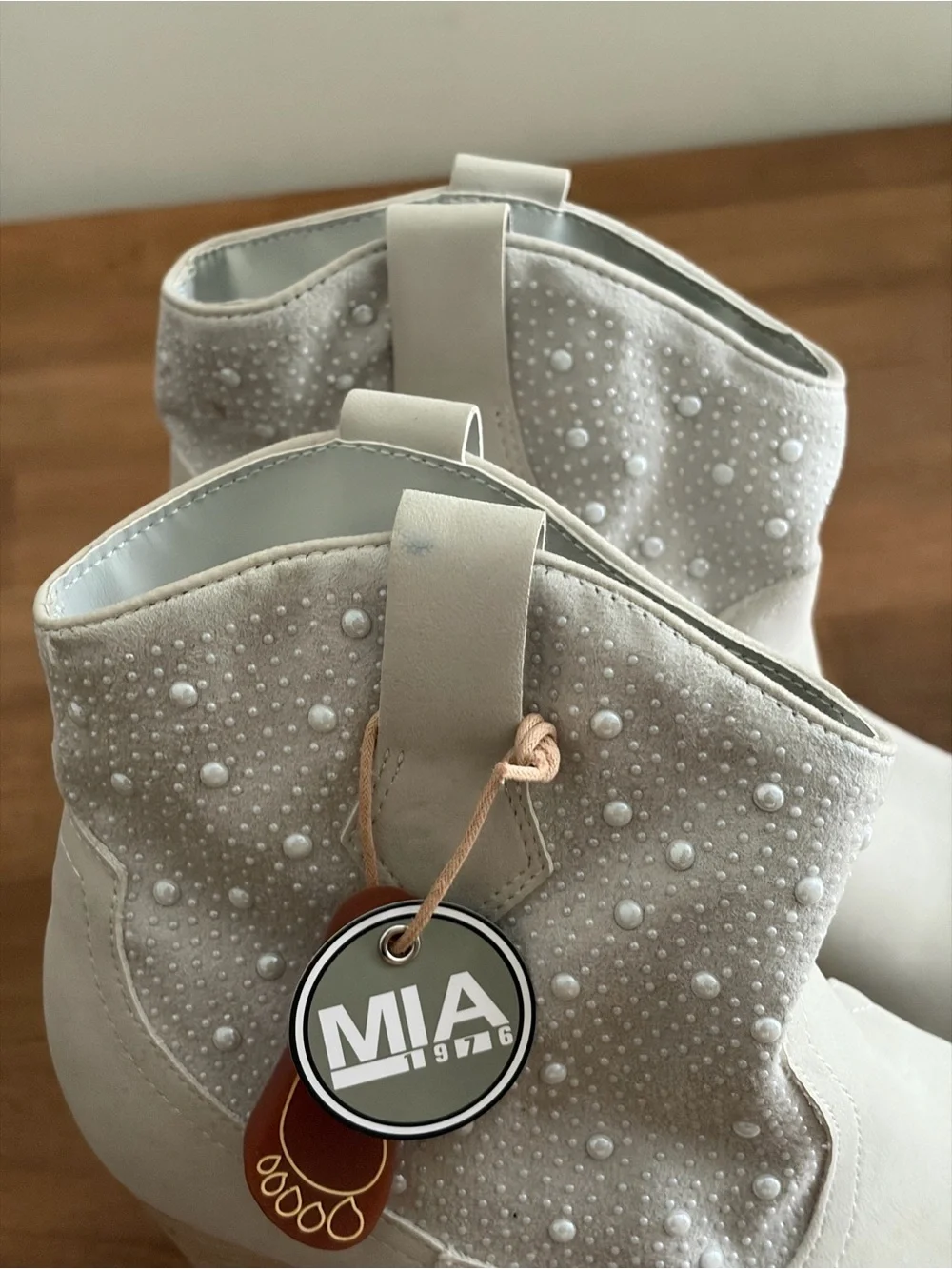 MIA Lauanne Cream Pearl Embellished Western Cowgirl Boots Ankle Booties 7.5